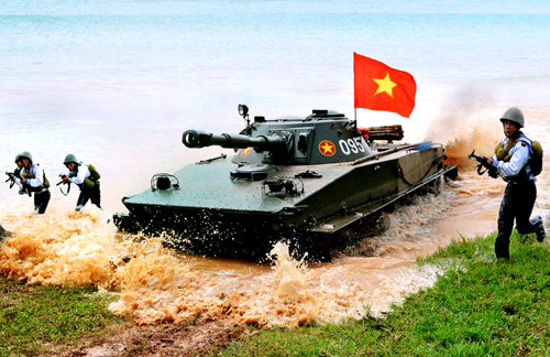 S’efforcer d’être digne de porter le titre de soldat de l Oncle Hô